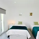 Marina Algarve-cleverdetails, Located On The Marina Close To Main Amenities Appartamento
